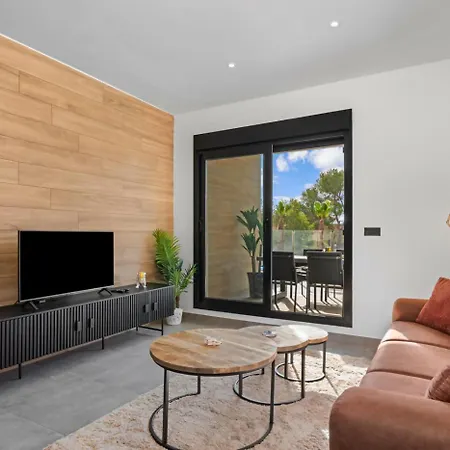 Sunny 4p With Terrace Apartment