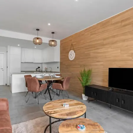 Sunny 4p With Terrace Apartment Villacosta